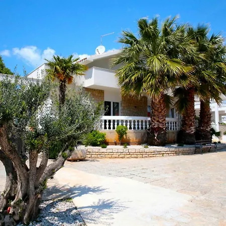 Guest house And Matesa