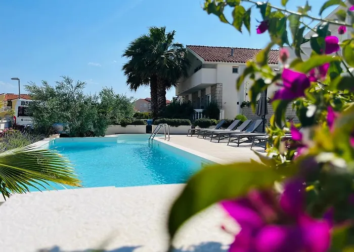 ゲストハウス And Matesa 4*