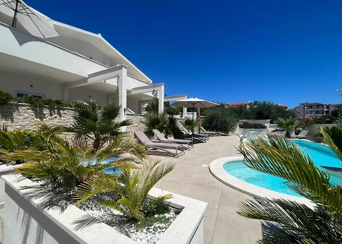 And Matesa Gasthuis Vodice